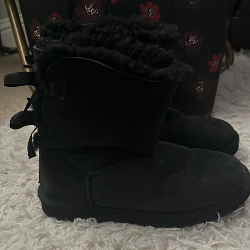 Ugg's Black Bailey Bow